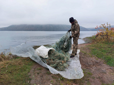 Синтетический вред: как брошенные рыболовные сети угрожают экосистеме Иркутской области